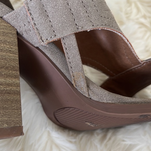 Taupe Embroidered Design Strappy Block Heals - Picture 9 of 9